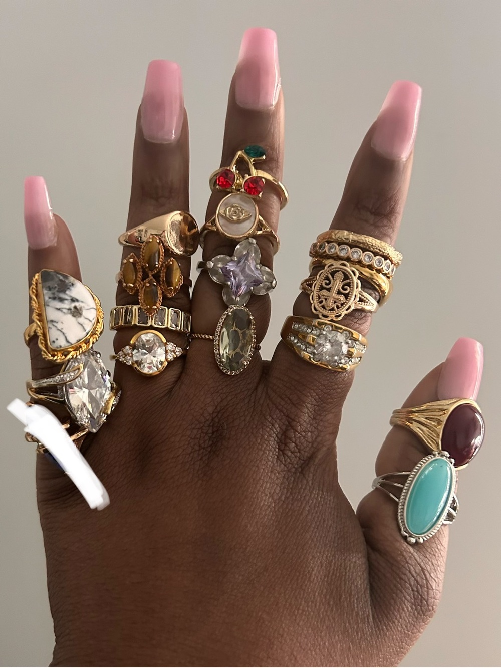 17 Vintage and modern ring bundle/lot